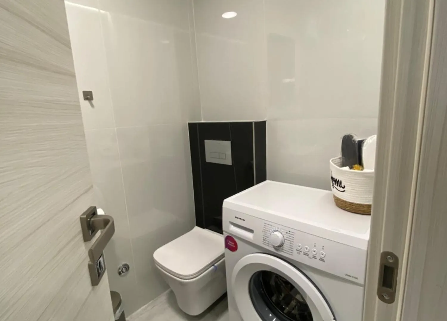 Astradeni Suite 네아 포티데아 아파트